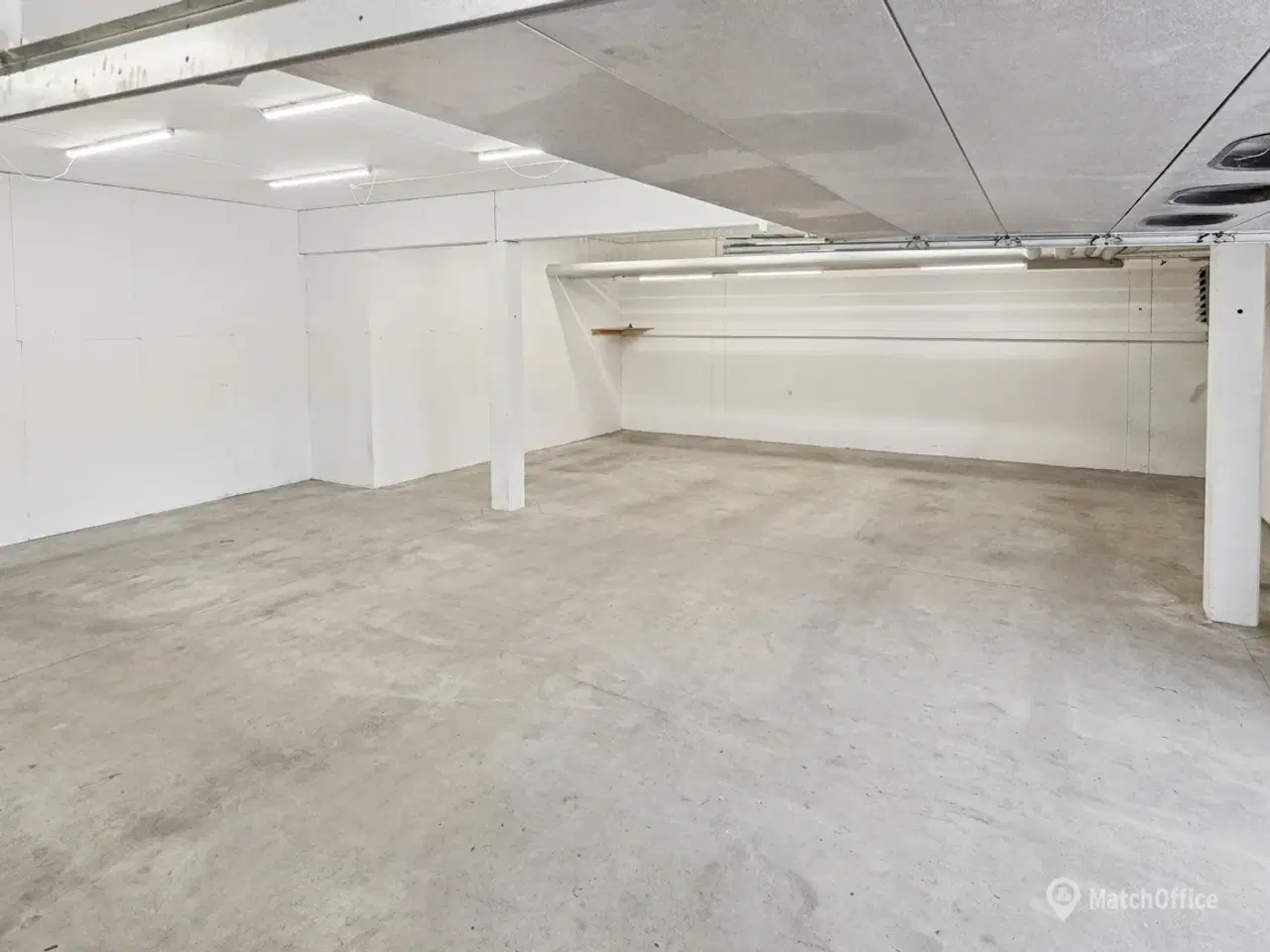 Billede 5 - Nyistandsatte kontor- og lagerlokaler med adgang til elevator (1. sal)