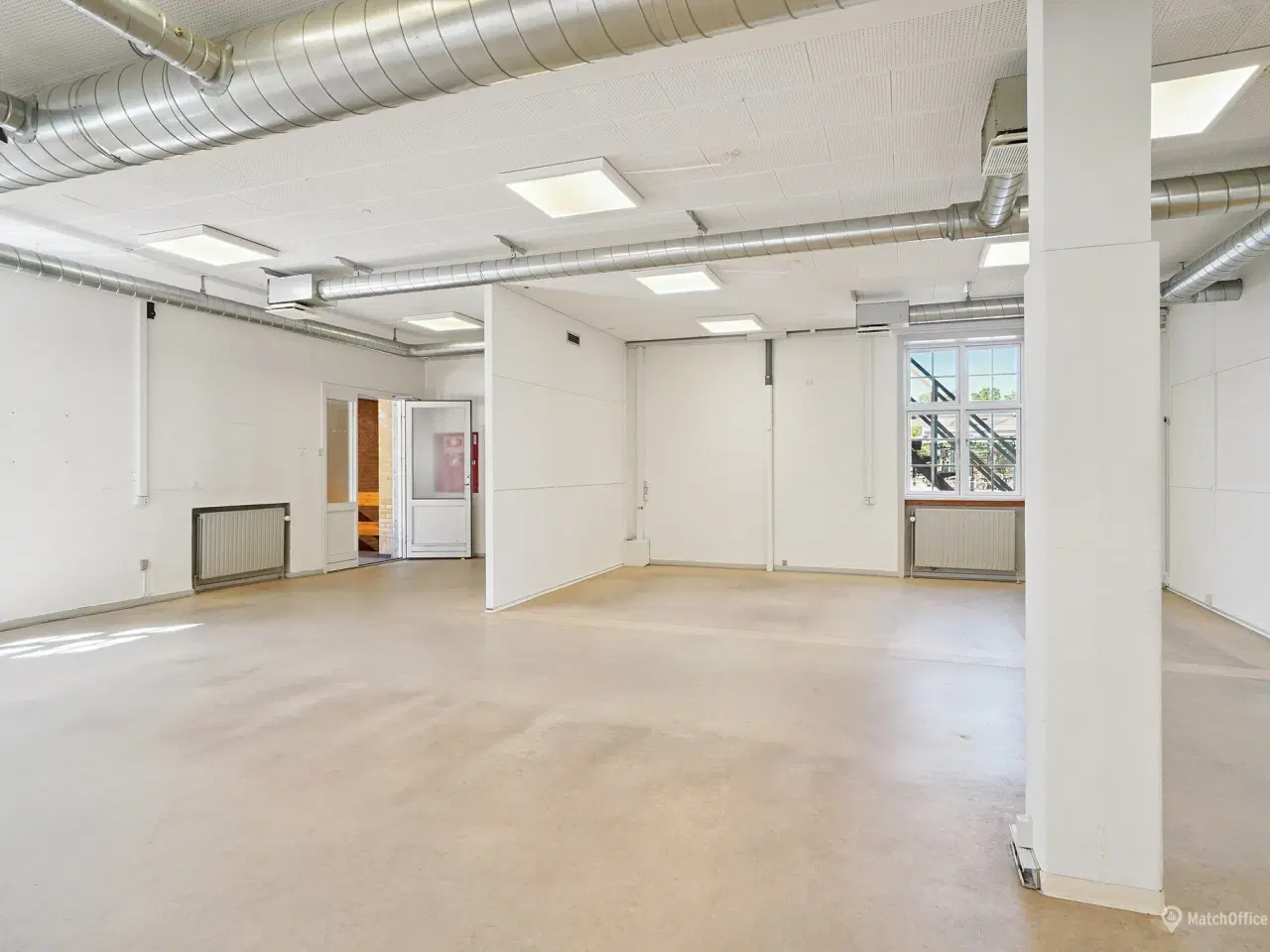 Billede 4 - Velbeliggende erhvervslejemål – ideelt til kontor med lager