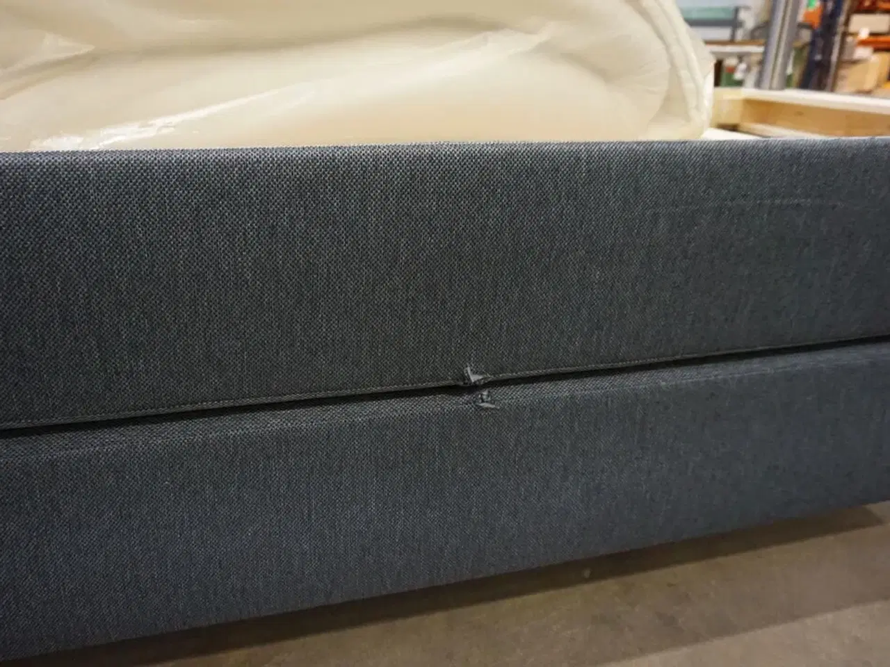 Billede 5 - Nordisk Fjer boxmadrasseng med stålben og top 180x200 cm