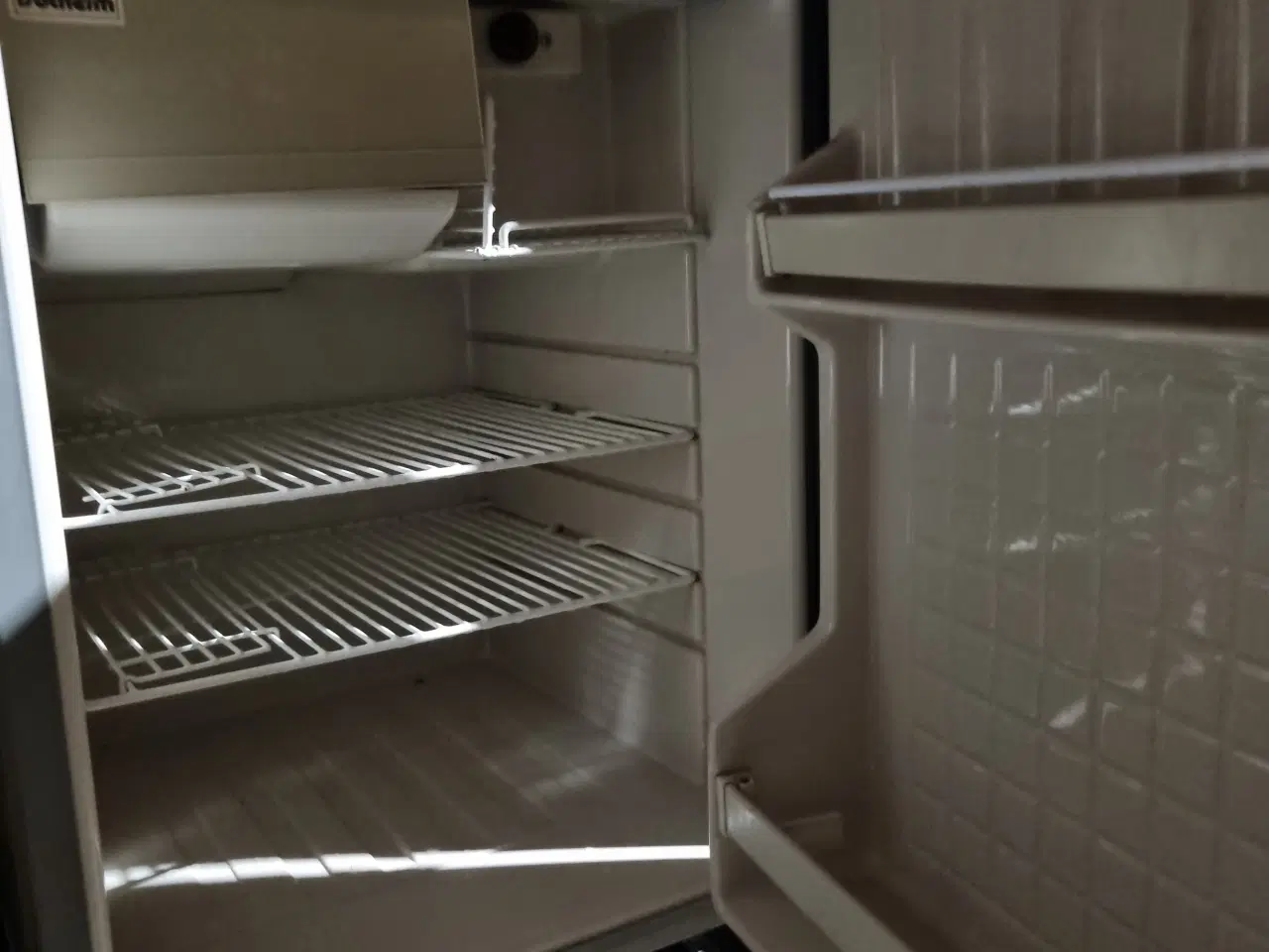 Billede 2 - 12v køleskab m lille fryser 