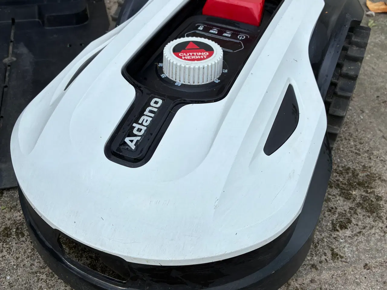 Billede 1 - Adano RM6 robotplæneklipper