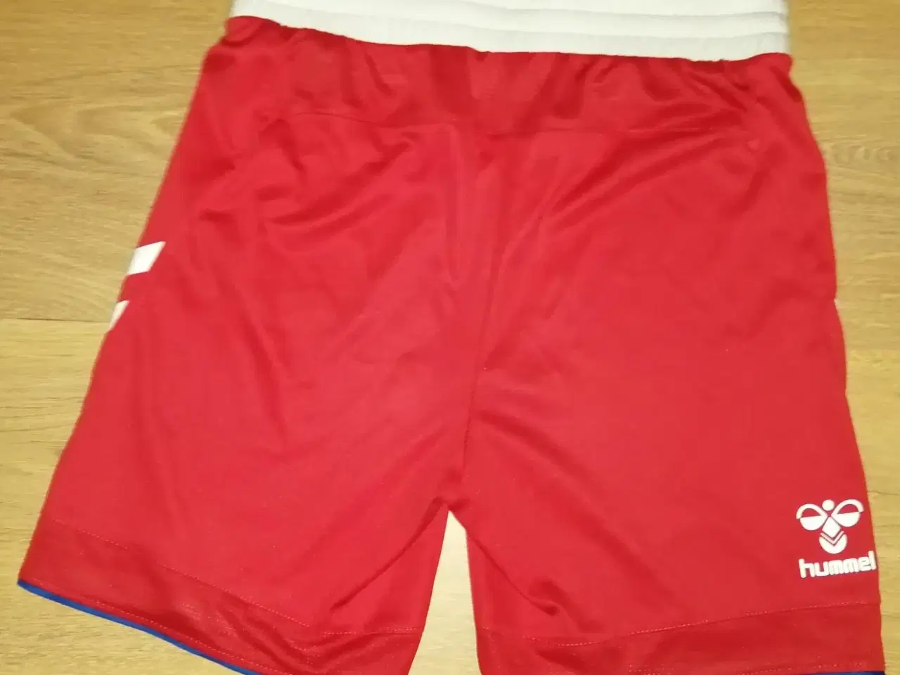 Billede 2 - DANMARK SHORTS, HUMMEL, STR. 12 ÅR, FLOT STAND