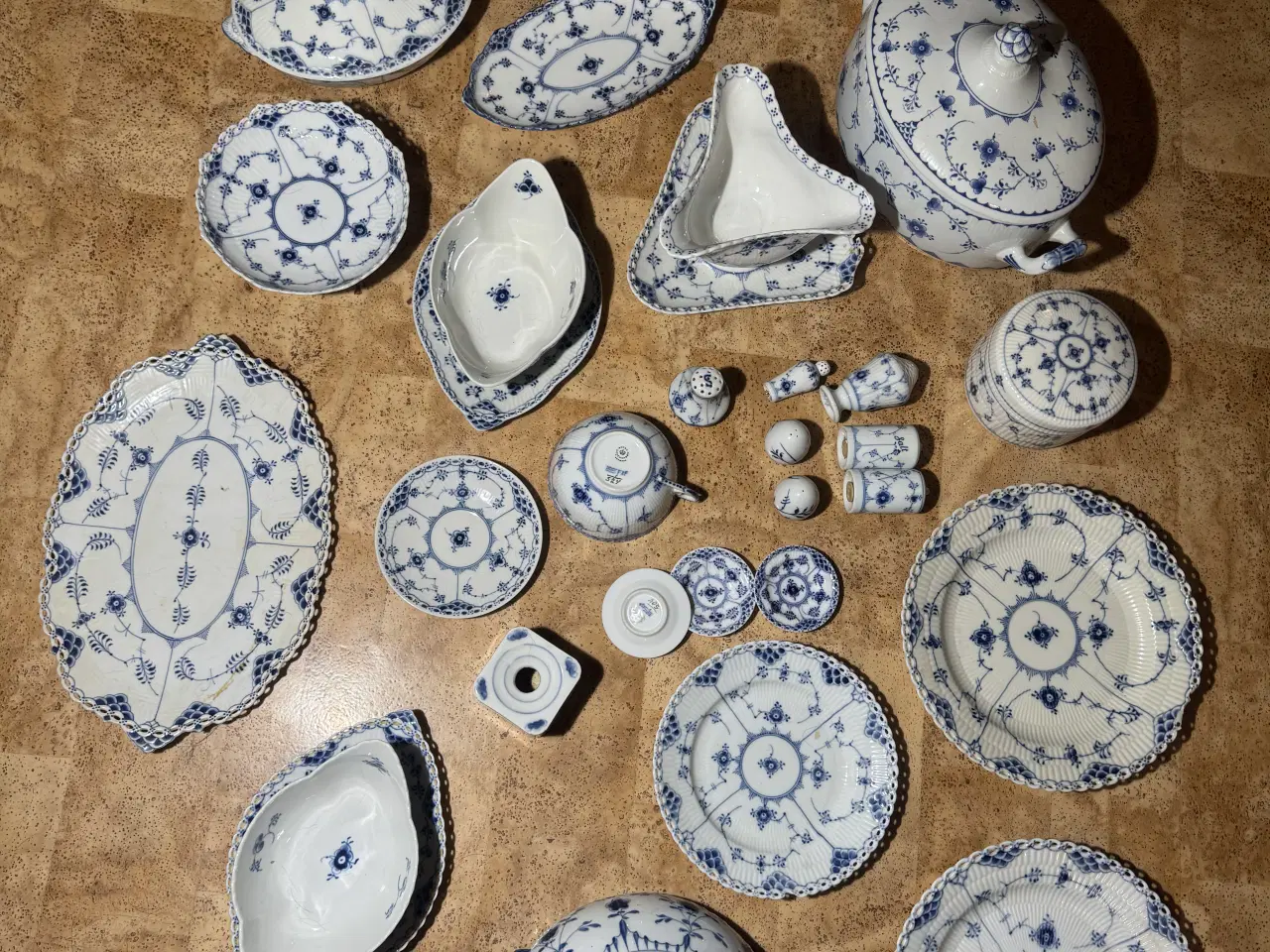 Billede 1 - Mussemalet porcelæn sælges