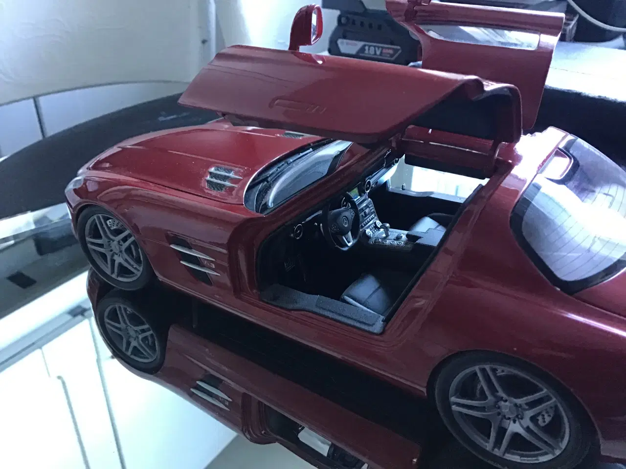 Billede 3 - Modelbil 1:18. MINIICHAMPS. Mercedes SLS AMG