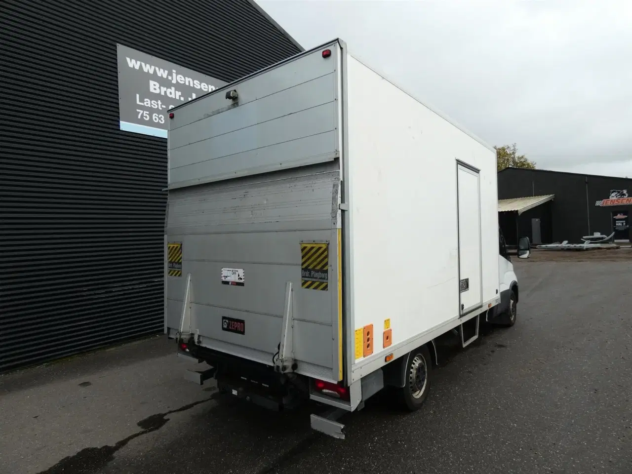 Billede 5 - Iveco Daily 35S16 4100mm 2,3 D m/Alukasse med lift Hi-Matic 156HK Ladv./Chas. 8g Aut.