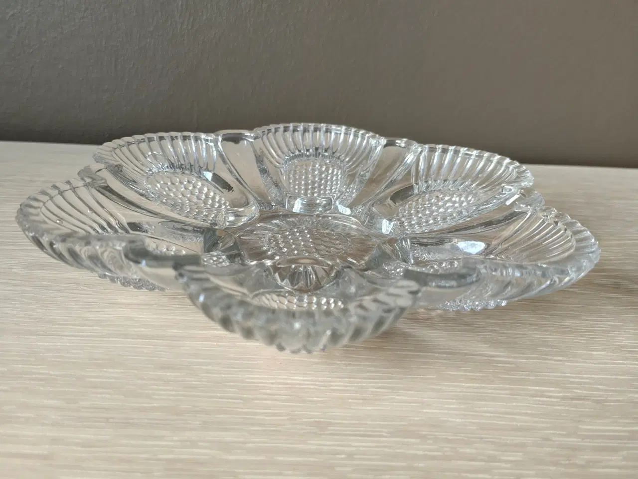 Billede 3 - Flot serveringsfad til æg