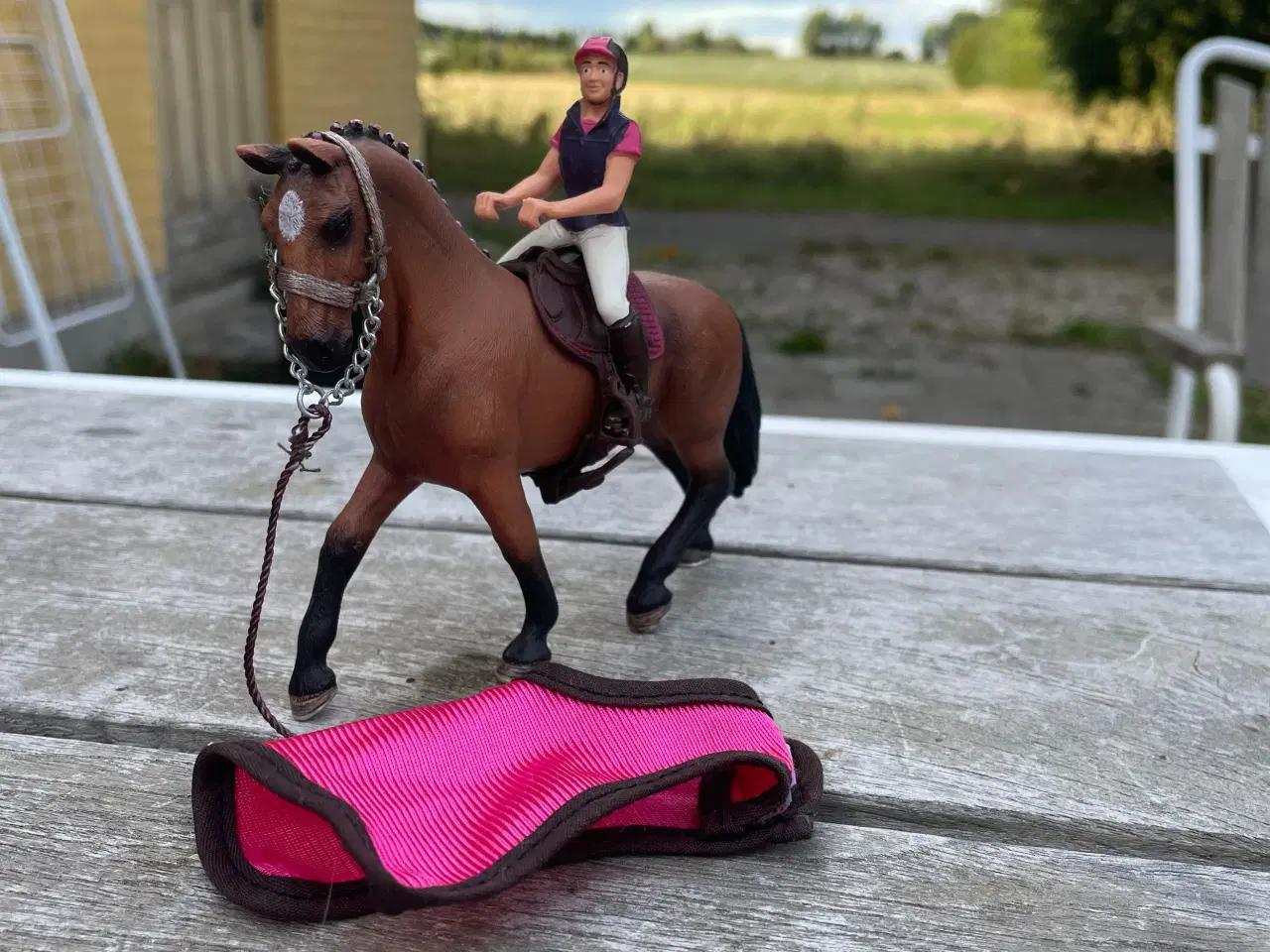 Billede 1 - Schleich Horse club - Hest med rytter og udstyr