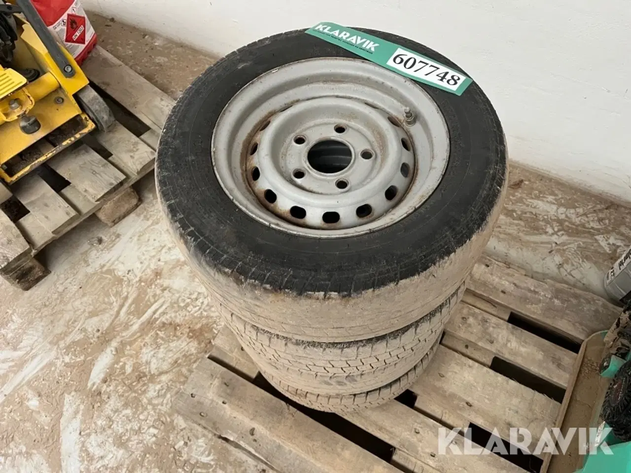 Billede 1 - Dæk fra maskintrailer 185/60R12 - 4 styk
