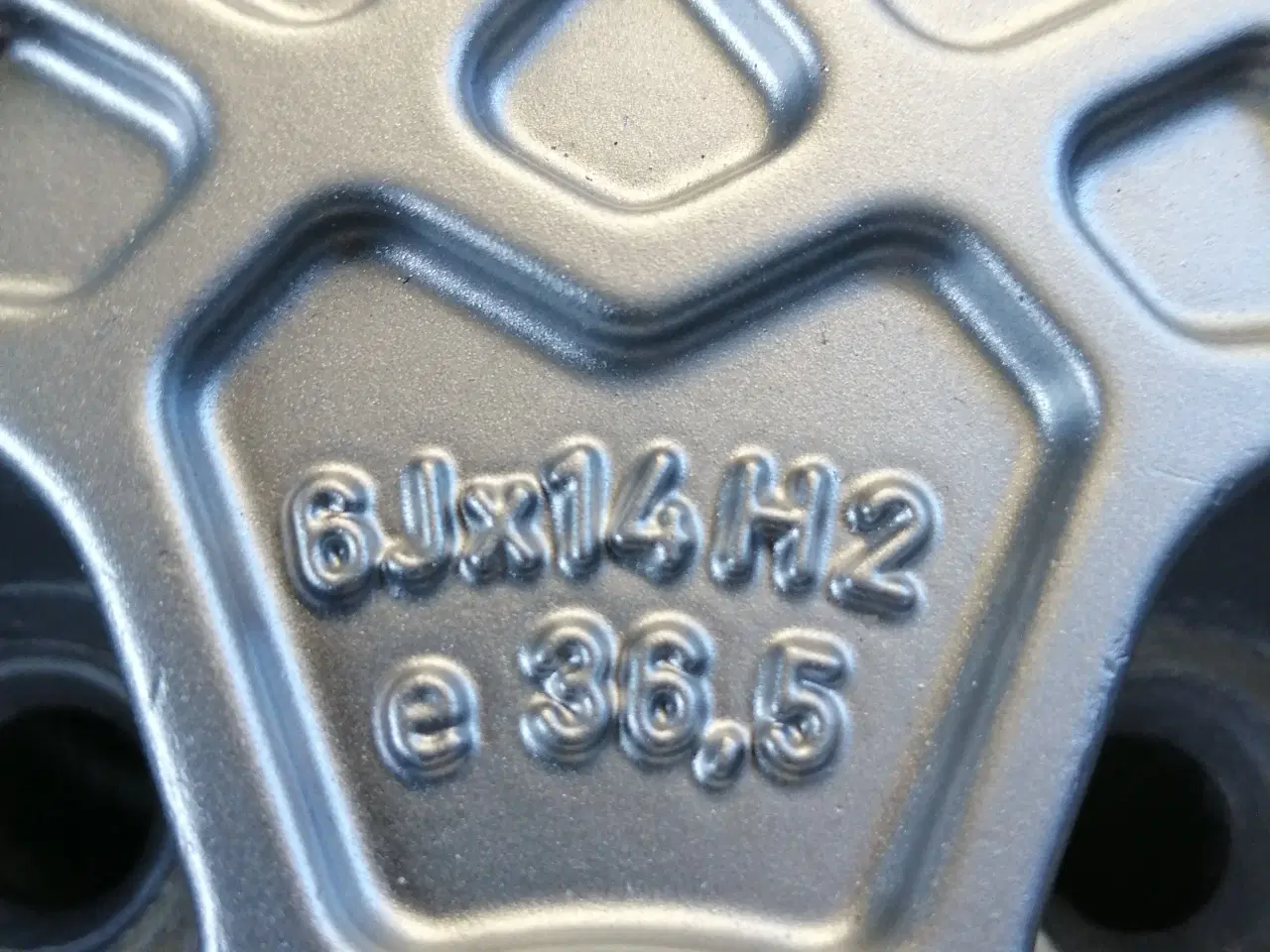 Billede 2 - Ford alufælge