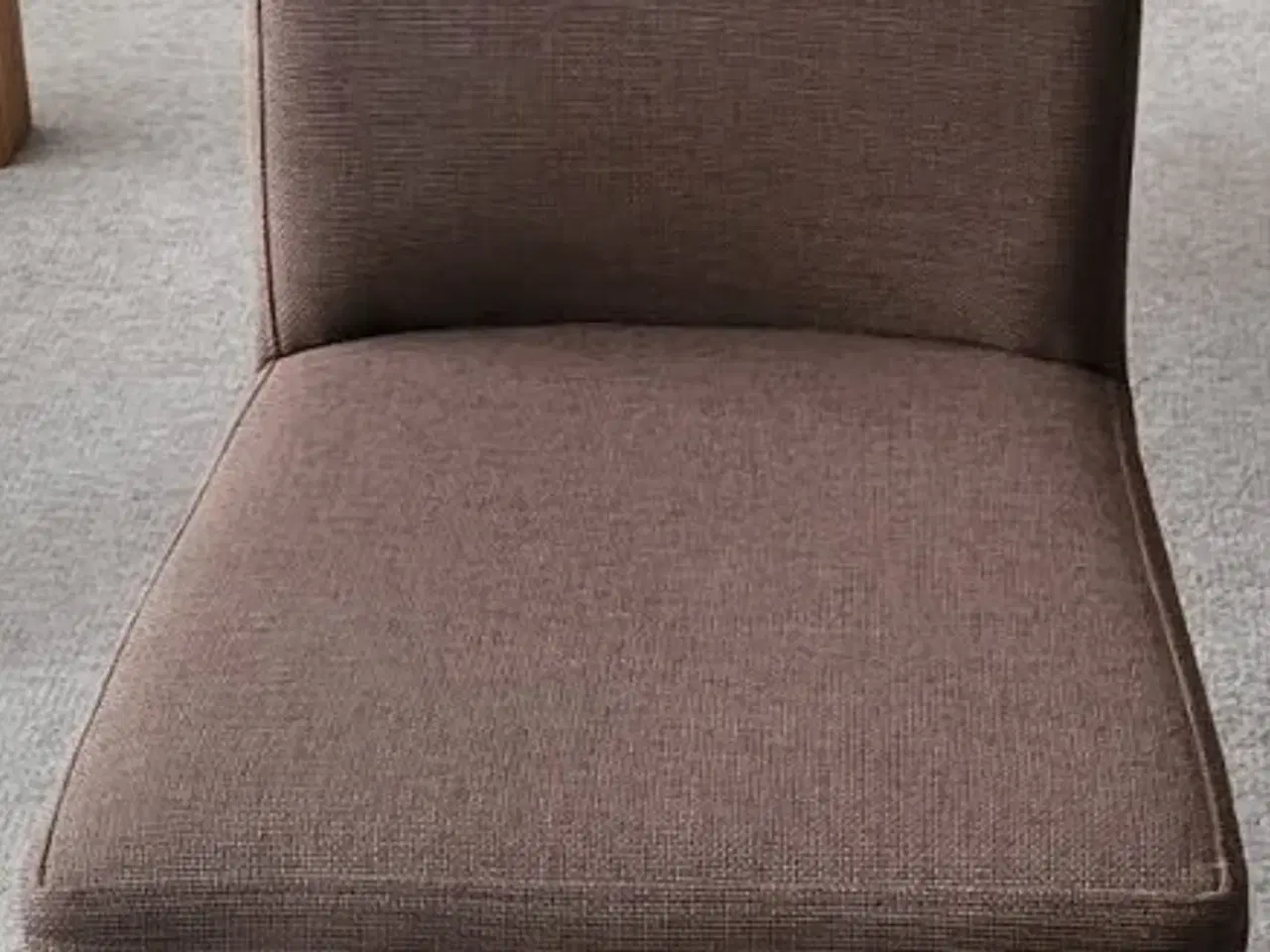 Billede 5 - Udbordt egetræsbord med 6 stole