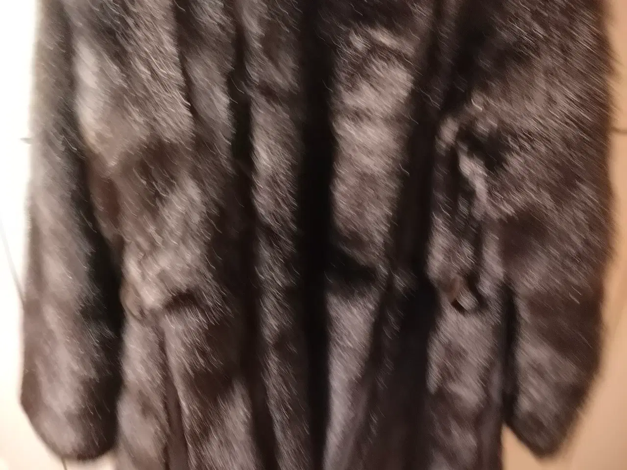 Billede 3 - Pelsjakke med ruskindsbælte