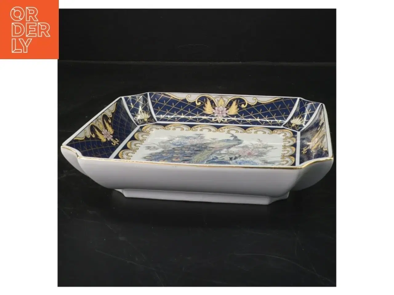 Billede 1 - Porcelænsfad med påfuglemotiv (str. 20x20 cm)