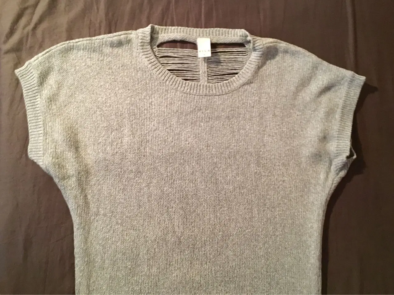 Billede 3 - Lysegrå strikket bluse til salg