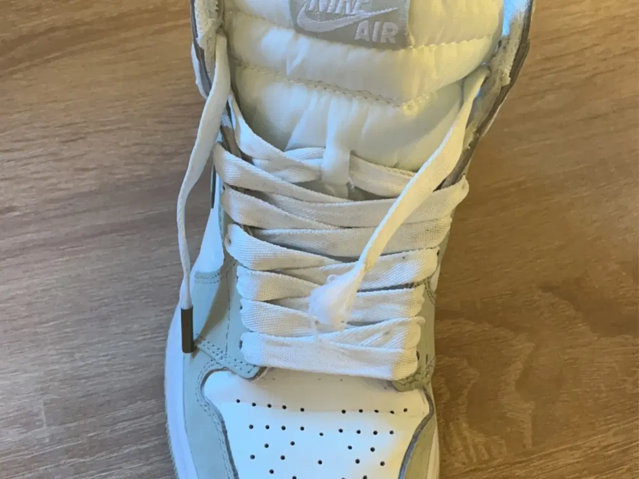 Billede 4 - Air Jordan sko i lysegrå 