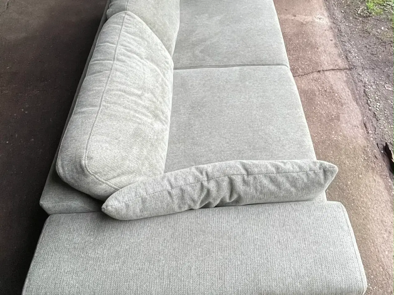 Billede 2 - Støv grøn sofa, helt ny.