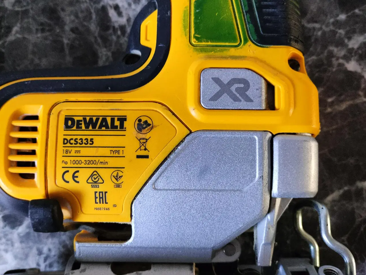 Billede 5 - DeWalt DCS335 XR 18V stiksav + 5Ah batteri – klar 