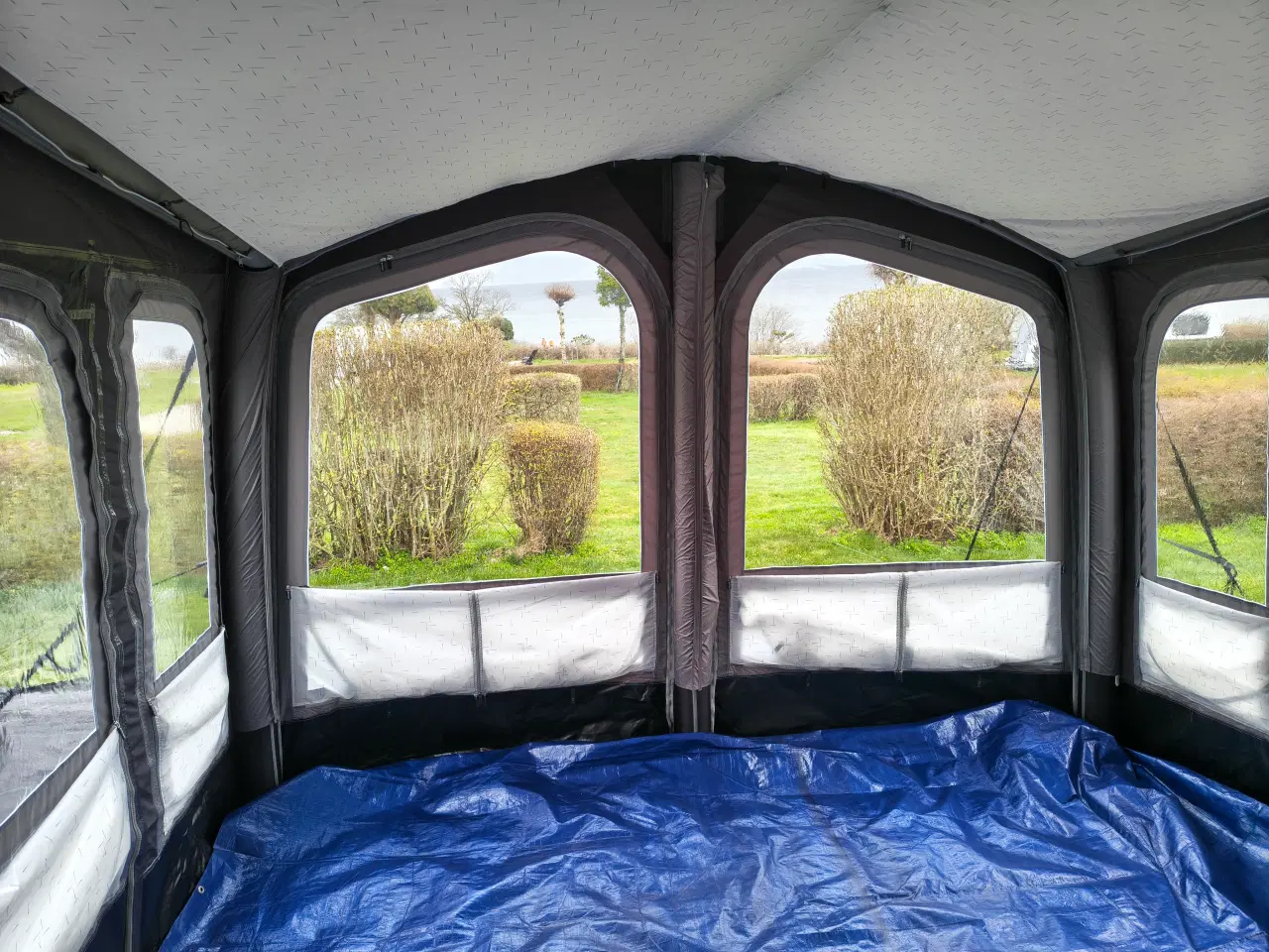 Billede 4 - Luftfortelt med lodrette sider