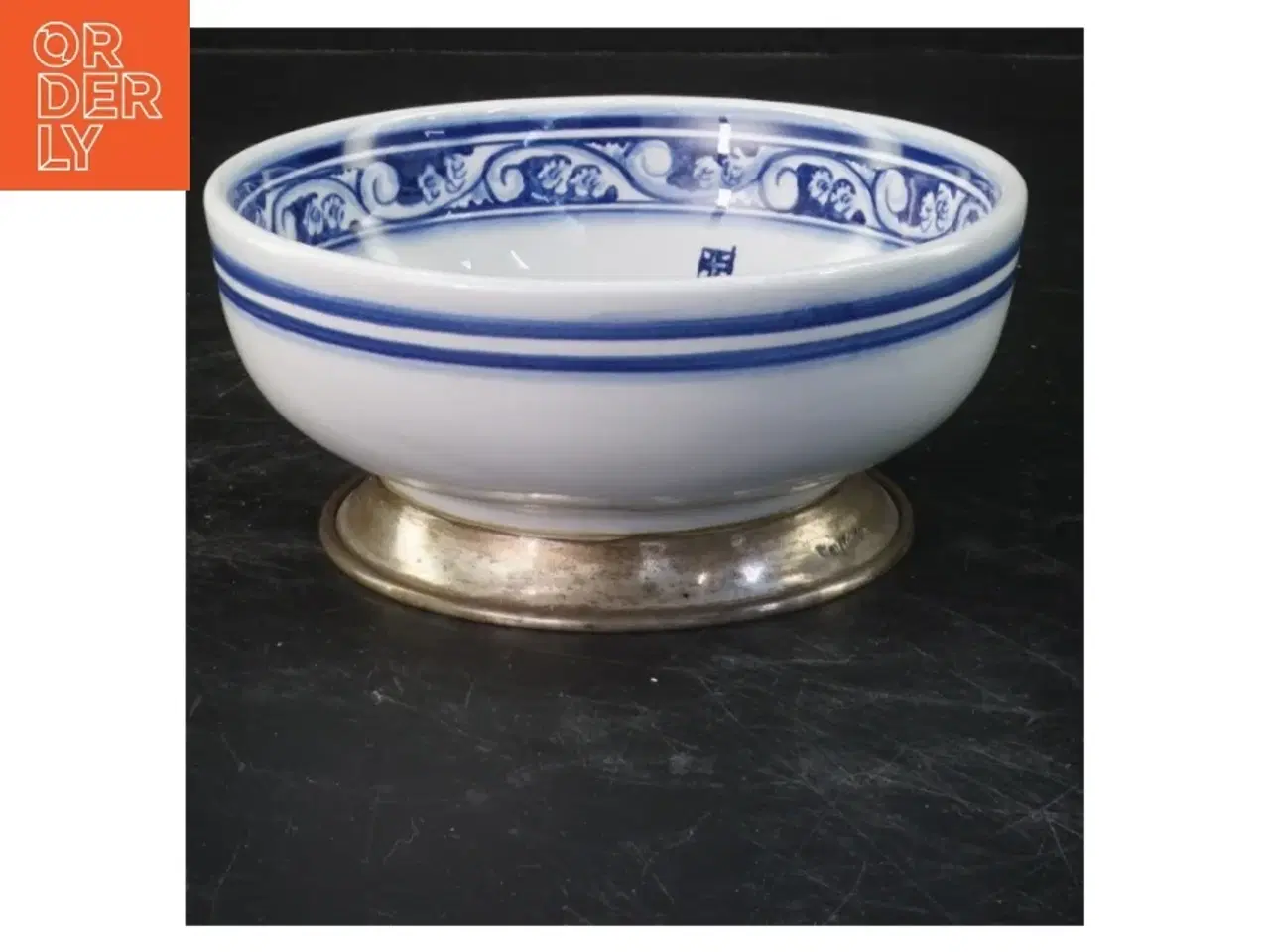 Billede 1 - Dekorativ porcelænsskål med sølvfod fra Sintra, Måske Porcelæn (str. 6x14,5 cm)