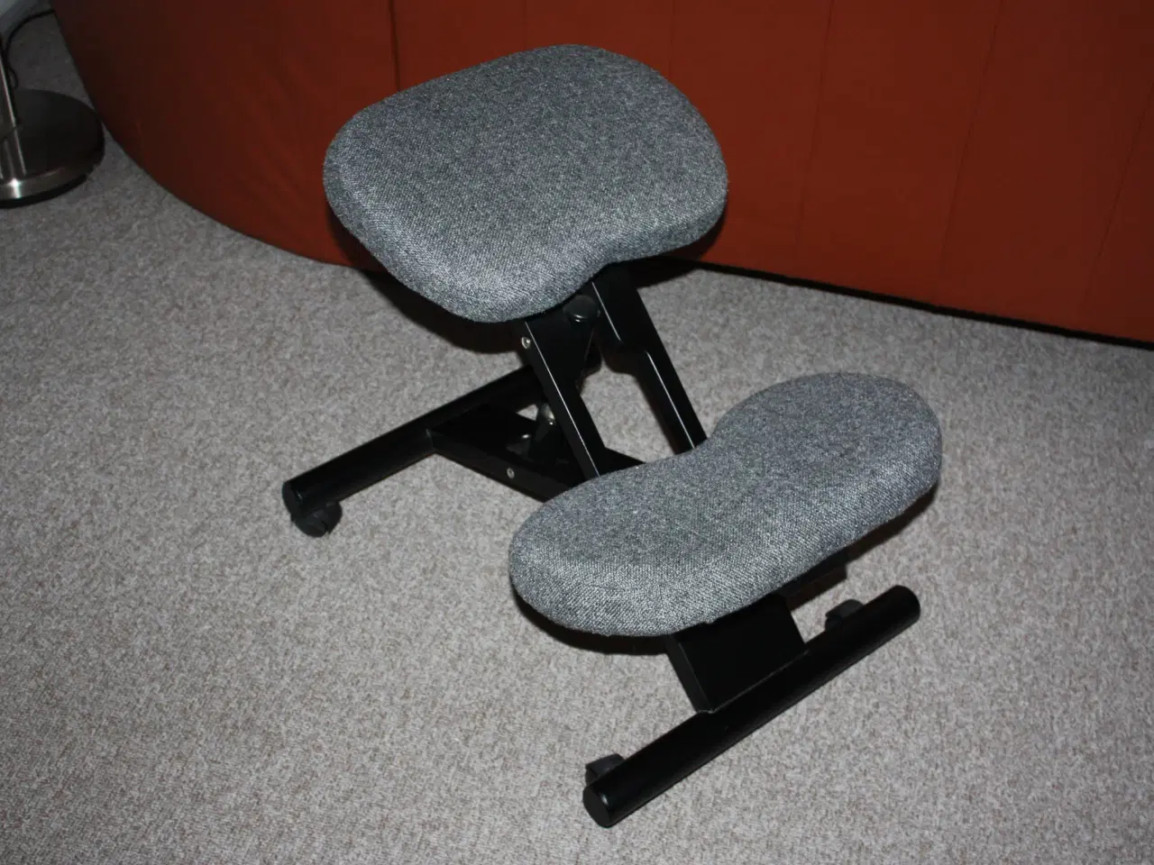Billede 2 - Ergonomisk knæ stol