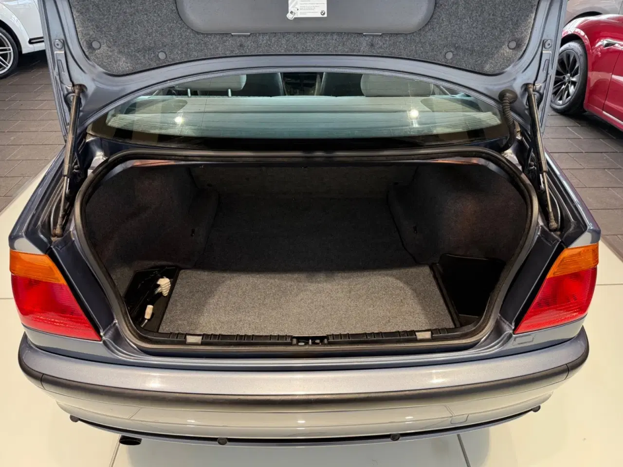 Billede 11 - BMW 318i 1,9 aut.