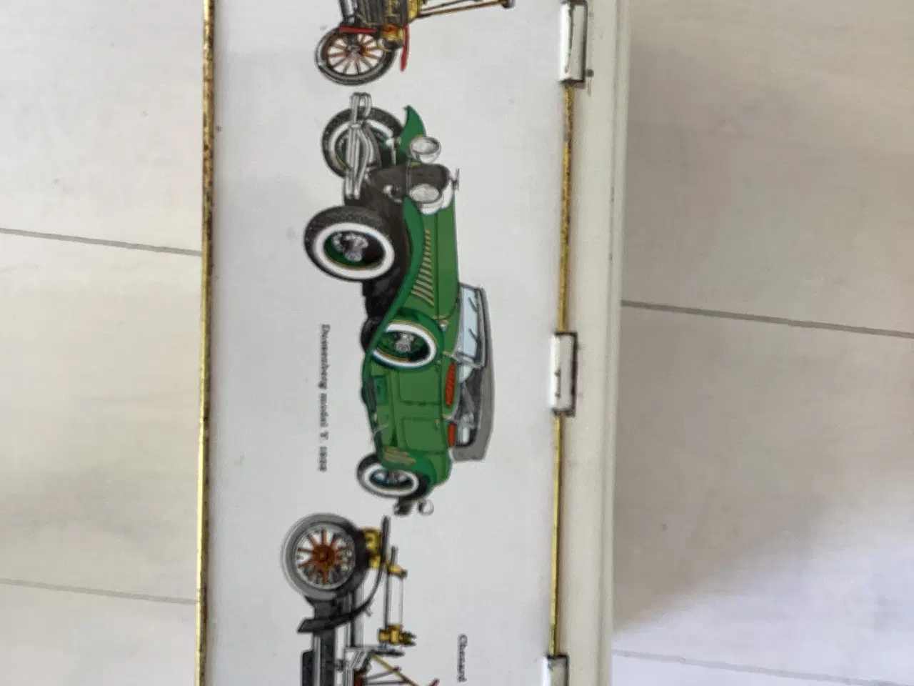 Billede 6 - Ældre Irma dåse med veteranbiler