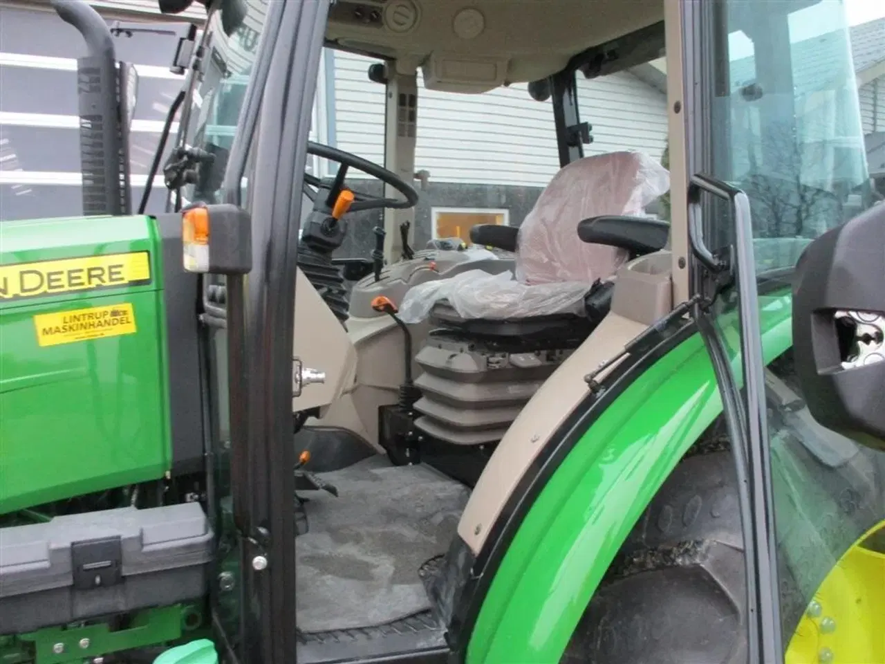 Billede 2 - John Deere 5075E  med koblings frit vendergear ved rattet og 40kmt gearkasse