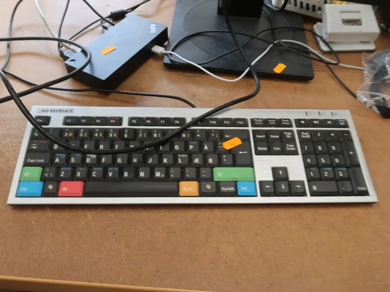 Billede 2 - Computerskærm samt dockingstation