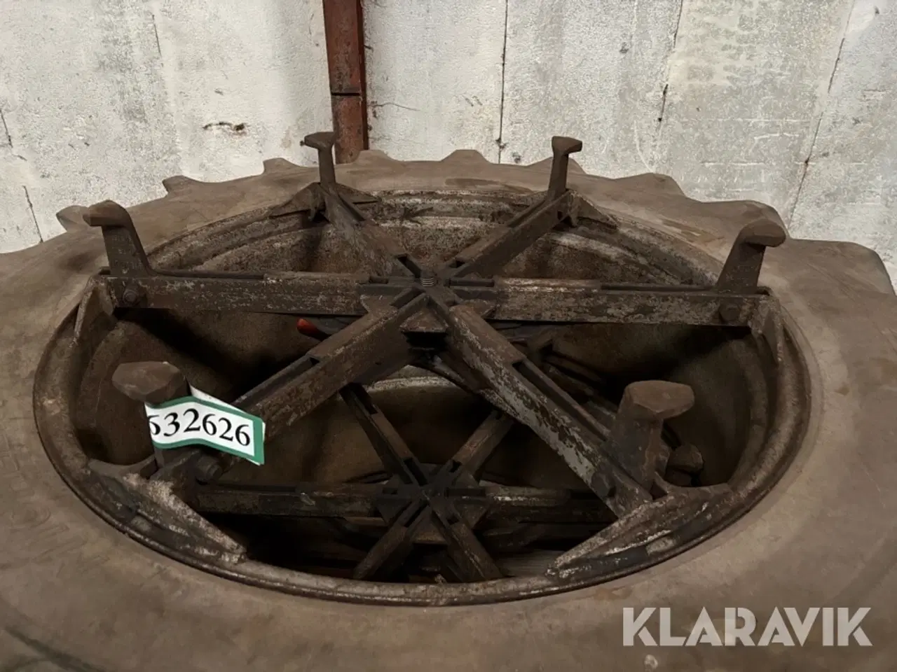 Billede 4 - Landbrugsdæk Michelin 16.9-38 2 styk