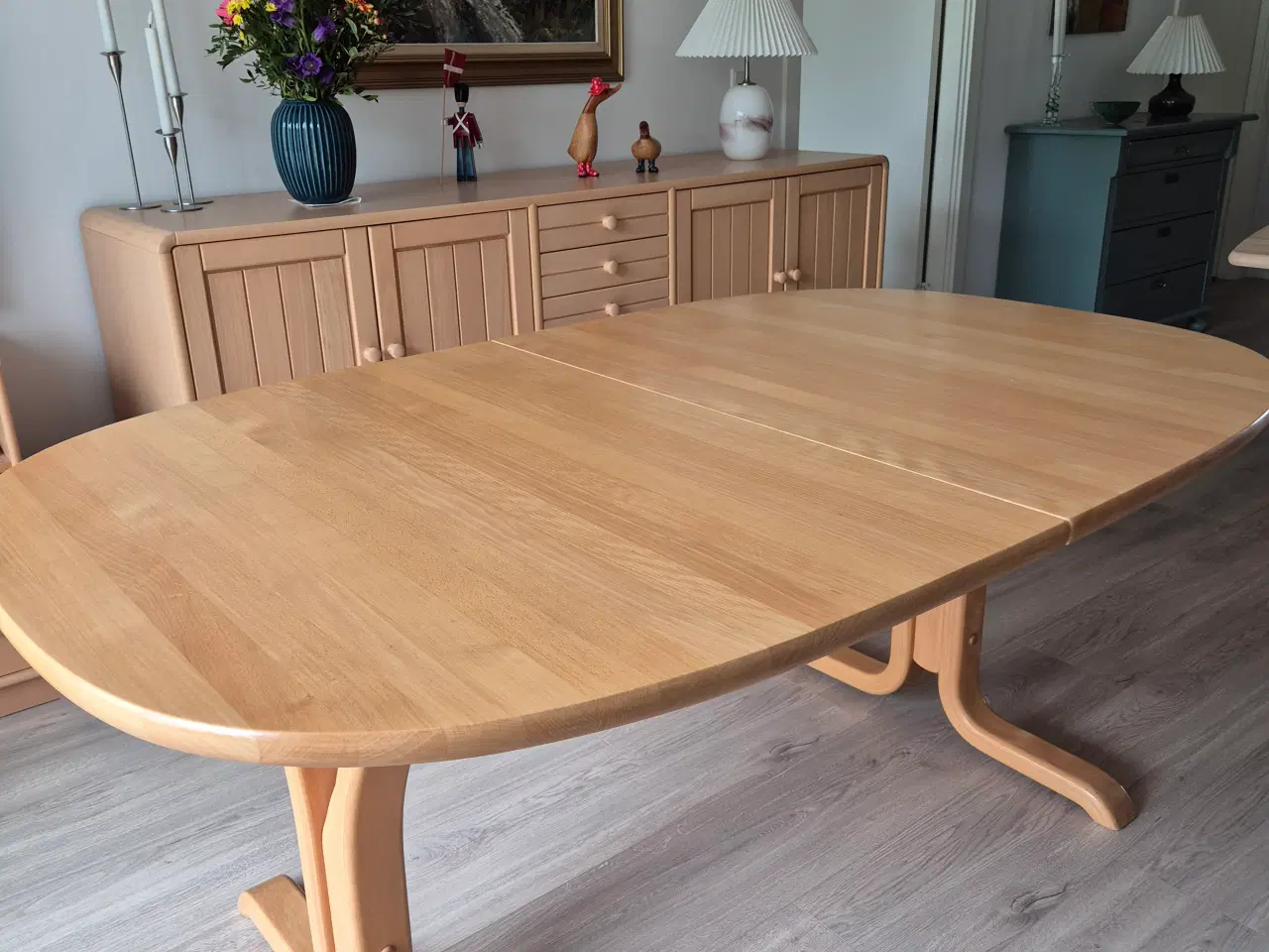 Billede 2 - Massivt 25mm velholdt bøgebord