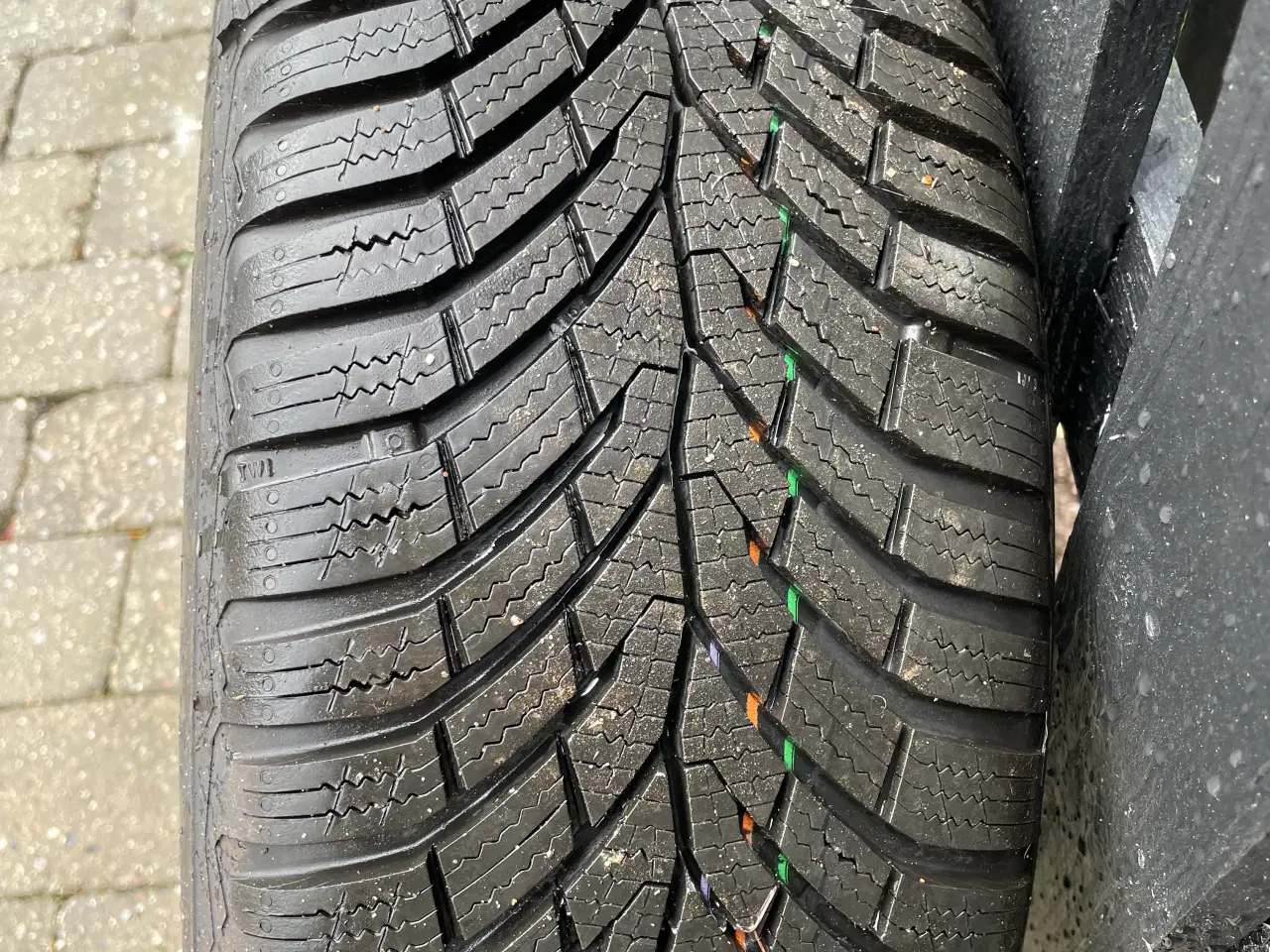 Billede 4 - Vinterdæk Continental 205/55 R16