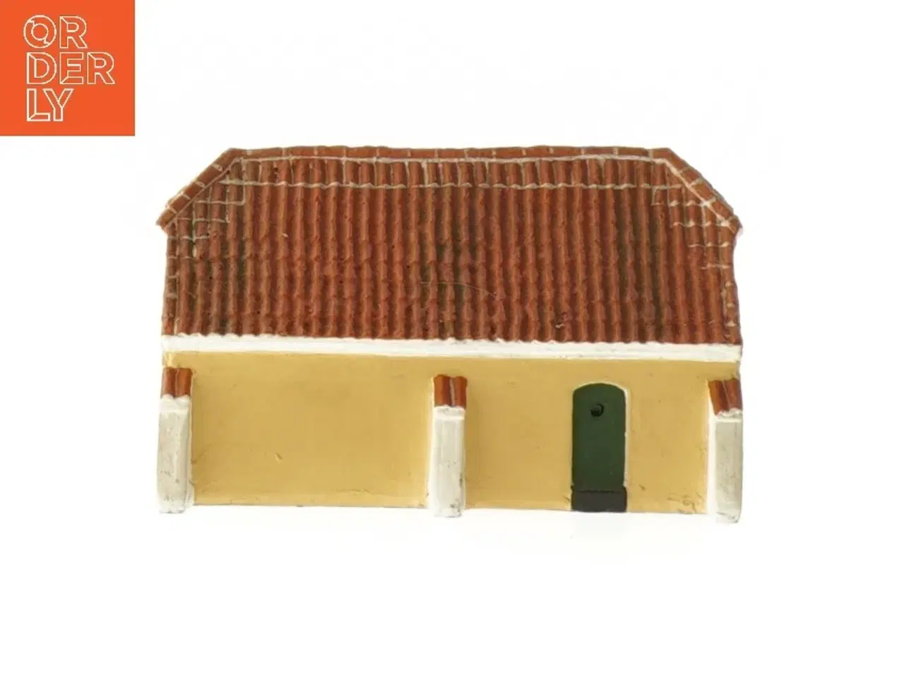 Billede 2 - Miniature model af bygning med dannebrogsflag fra Trip Trap (str. 11x7x6 cm)