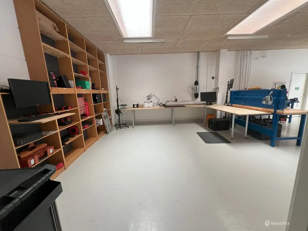Billede 15 - Erhvervslejemål med 2 gode elporte