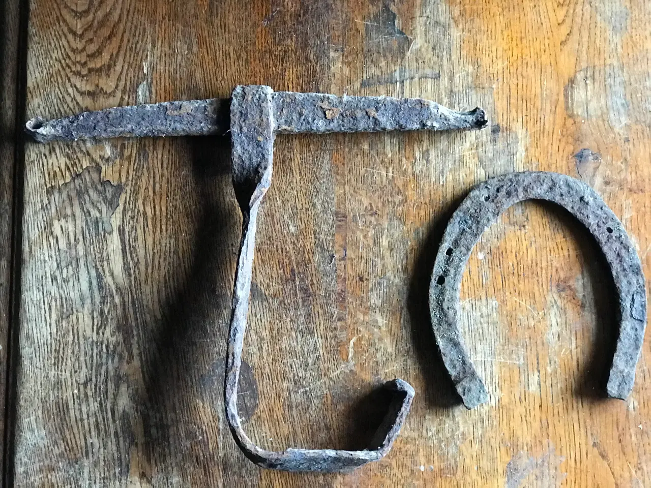 Billede 5 - Gamle landbrugsredskaber i metal og træ