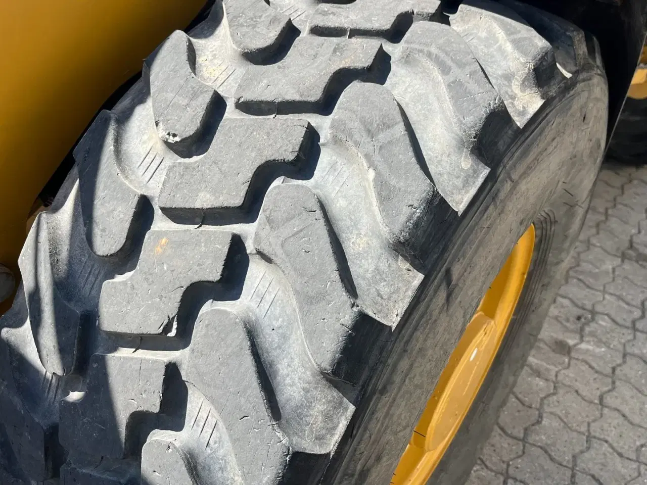 Billede 5 - CAT 906 M med skovl og gafler