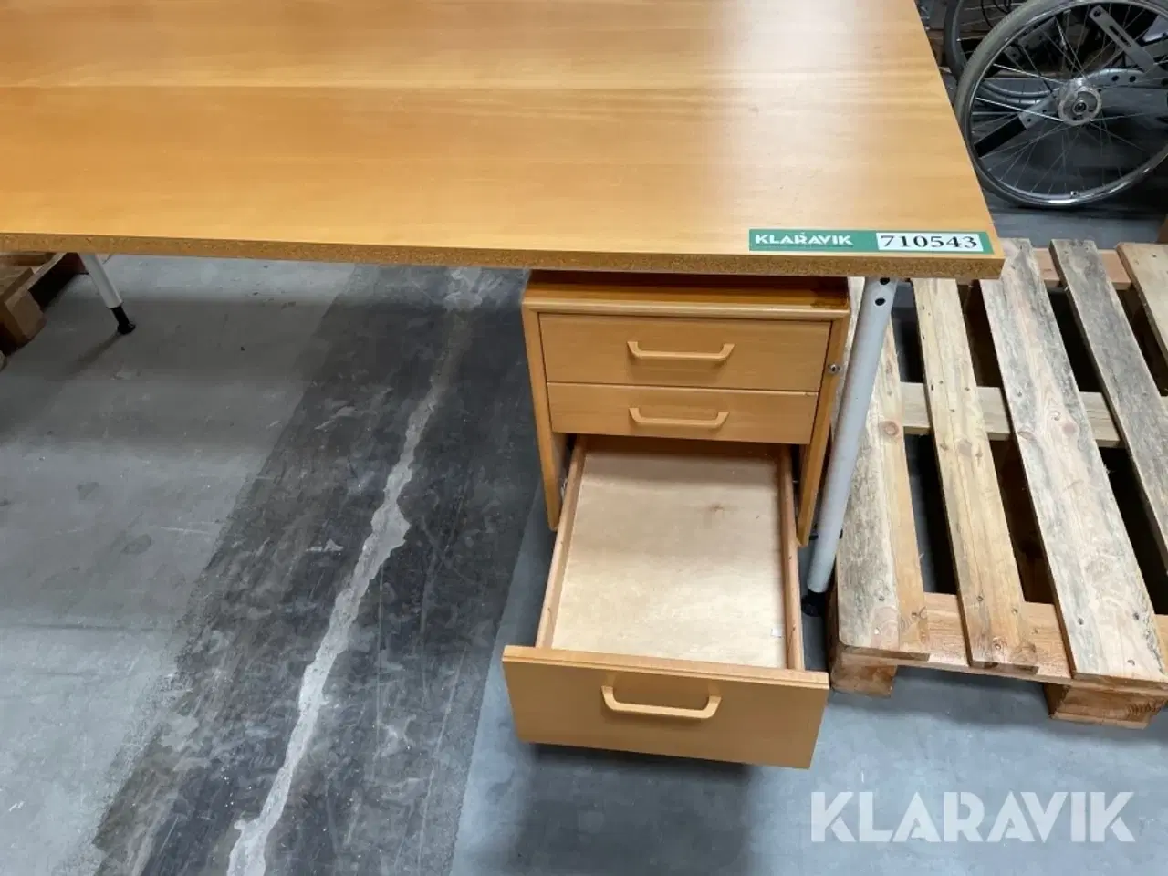 Billede 5 - Skrivebord