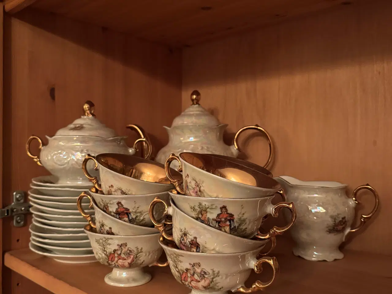 Billede 2 - Fin guldbelagt te sæt i porcelæn