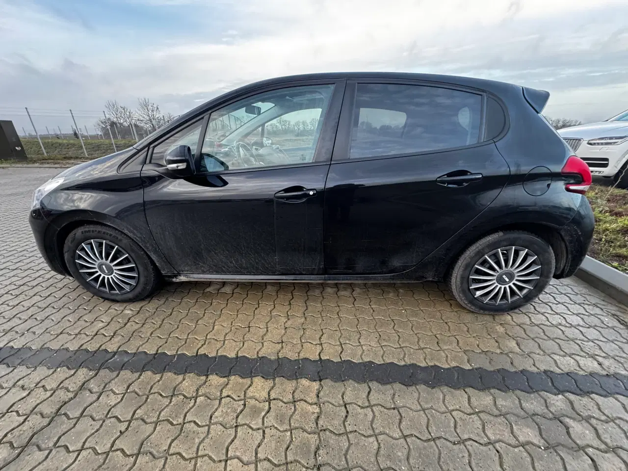 Billede 7 - Peugeot 208 2016 — meget lab afgift 