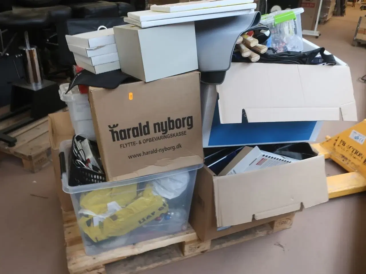 Billede 5 - Indhold på palle