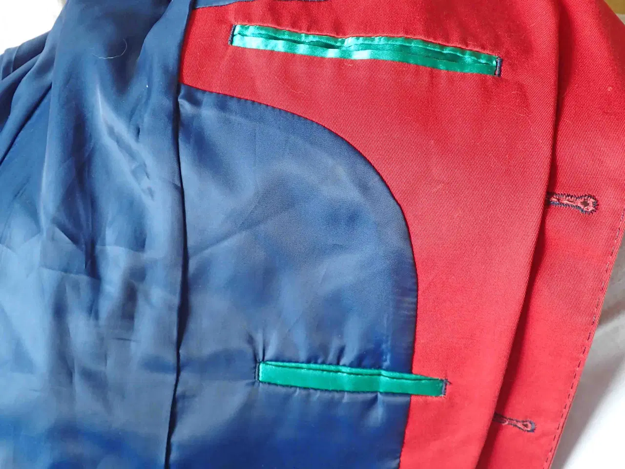 Billede 4 - Blazer jakke, Mono, Rød. Smarte detaljer