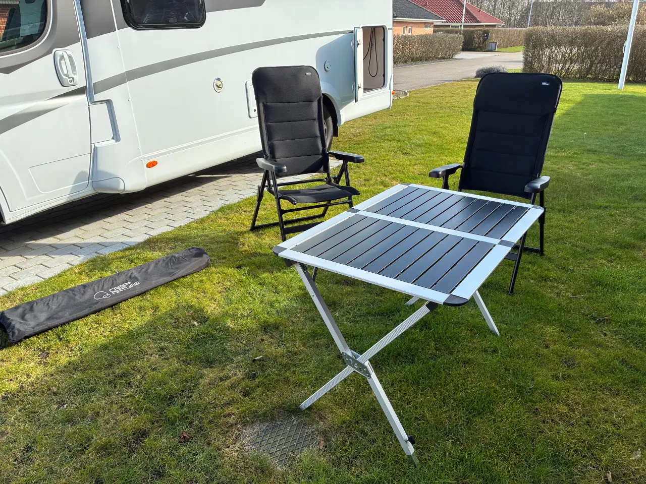 Billede 1 - Campingbord og stole