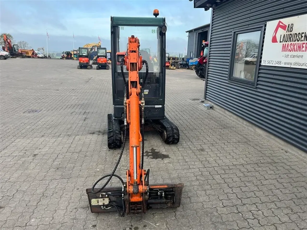 Billede 5 - Hitachi ZX 18-3 Halv automatisk s30 skifte, kipbar planerskovl og 1 graveskovl