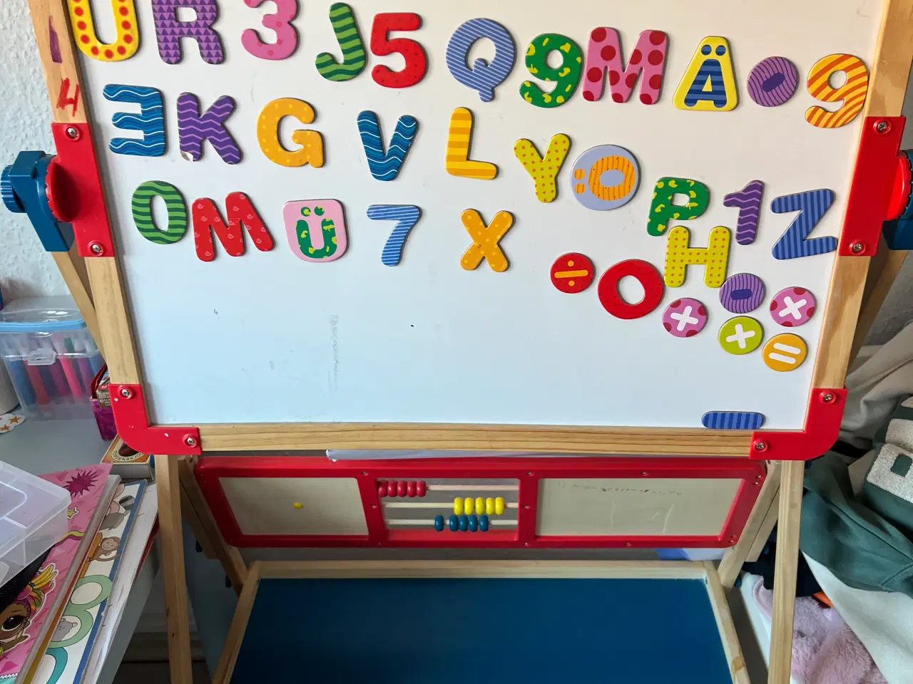 Billede 1 - Læringstavle til børn, med tal og bogstaver