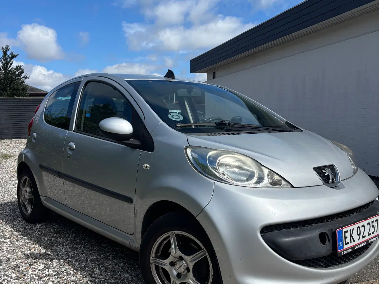 Billede 1 - Økonomisk bil Peugeot 107 nys.