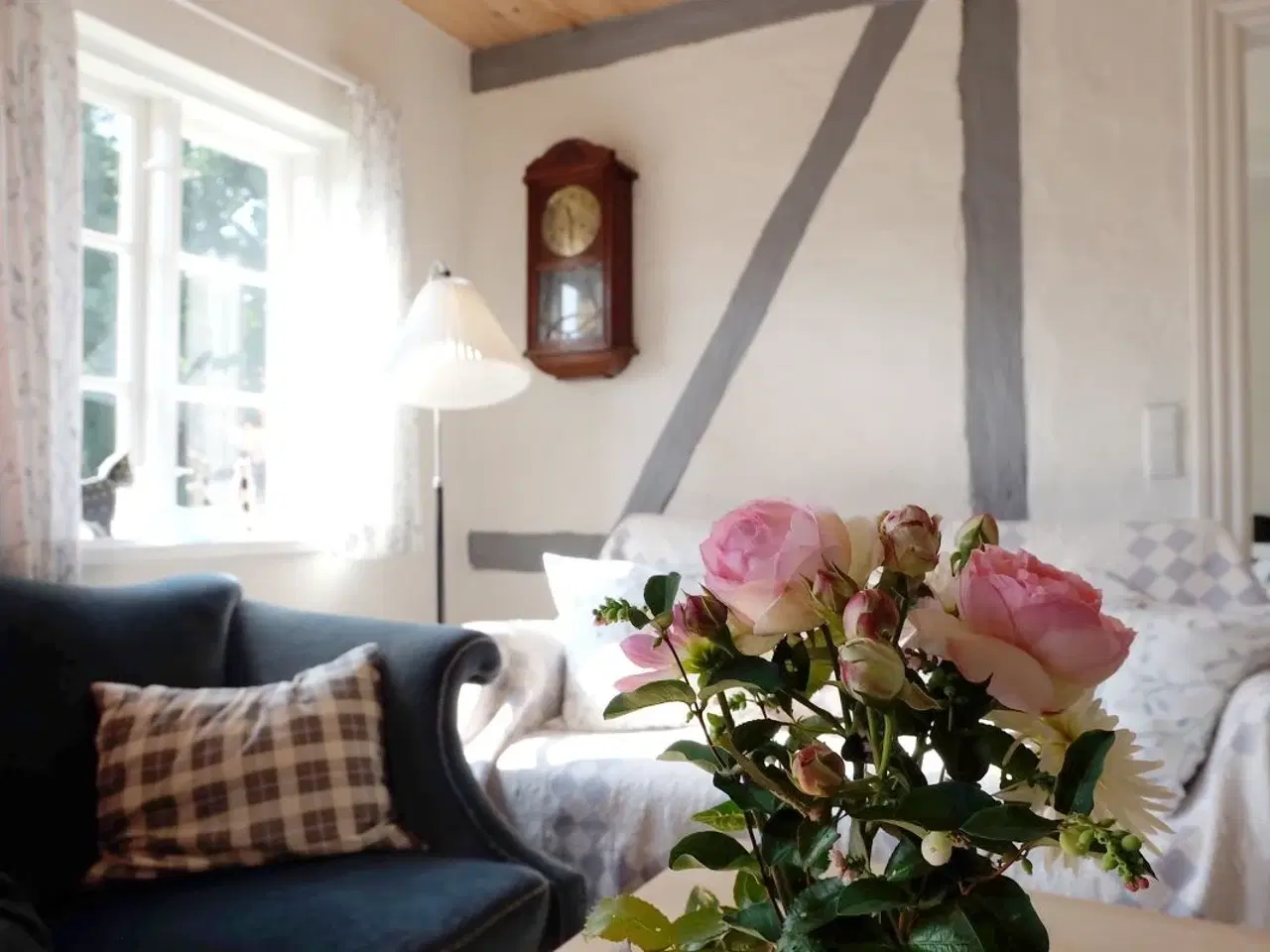 Billede 3 - Hyggeligt, autentisk og nyrenoveret bondehus med str�tag og stor have i rolige omgivelser.