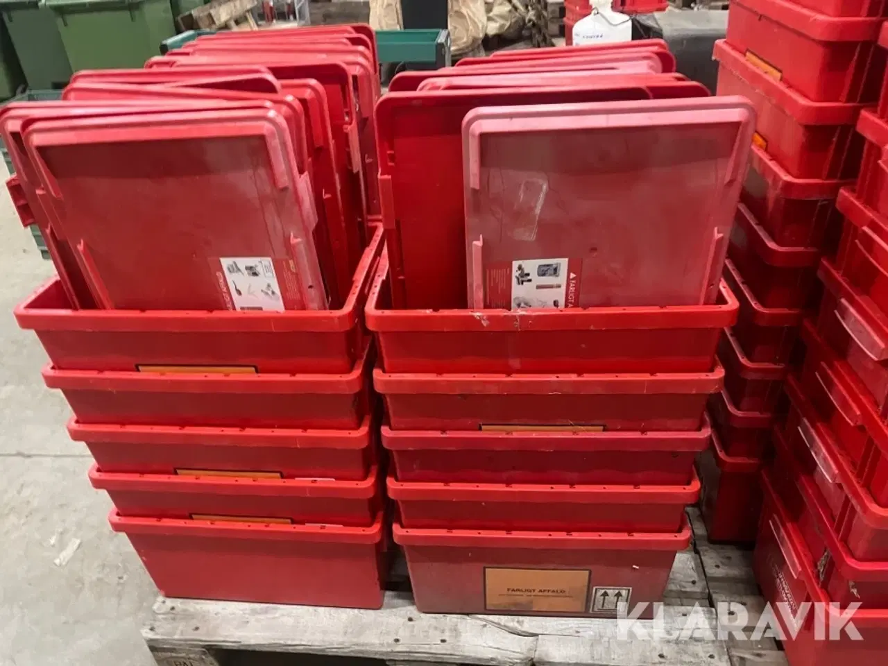 Billede 4 - Røde plastkasser Med låg 42liter 70 styk