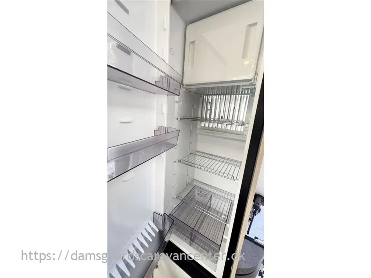 Billede 10 - 2024 - Hobby De Luxe 460 SFf   Queensbed-Gulvtemp.-Mover-Telt