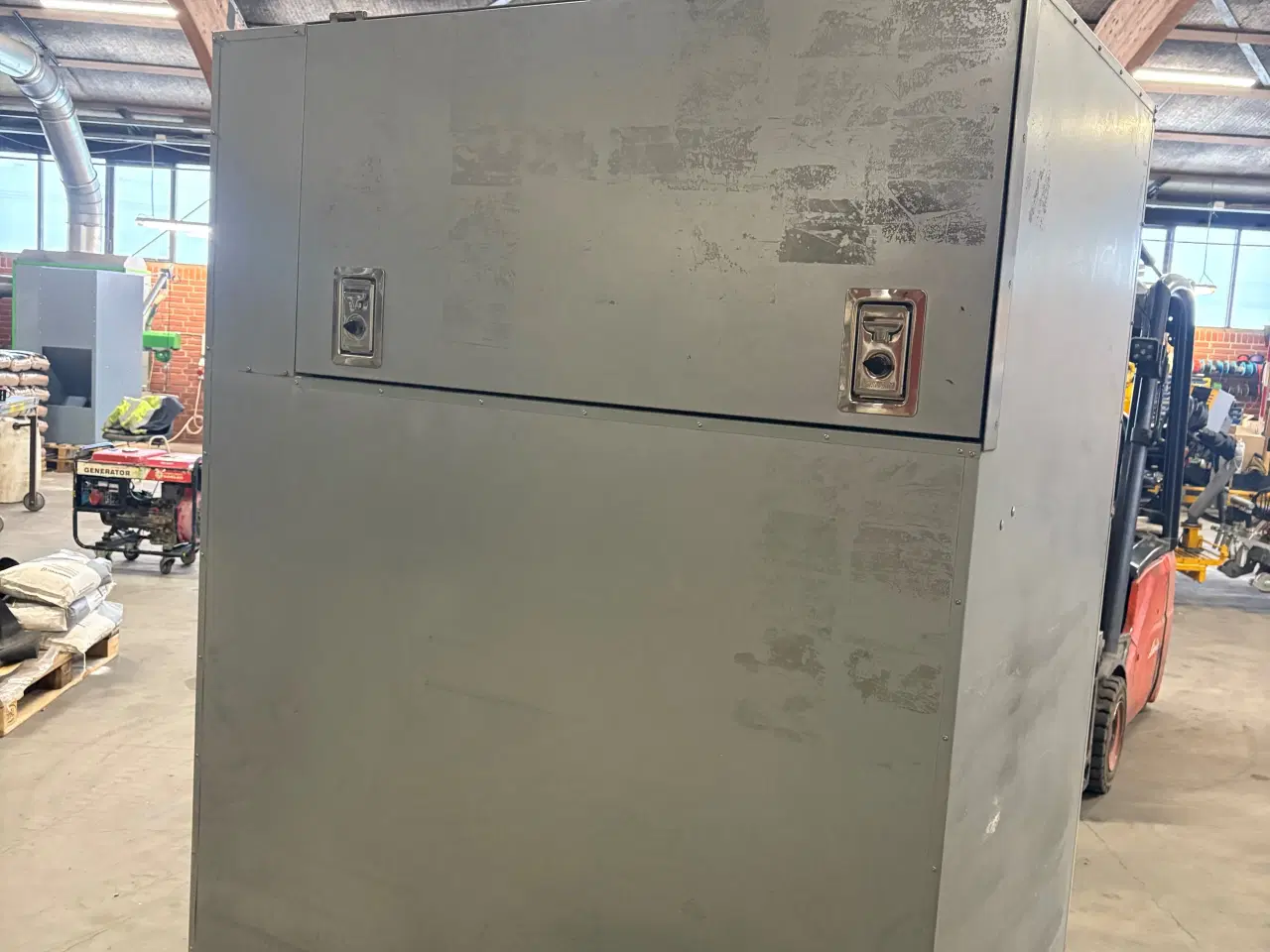 Billede 2 - Transport/værktøjsskab til lad montering