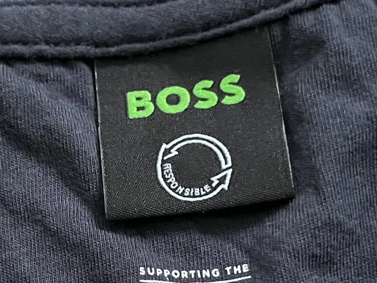 Billede 4 - T-Shirt, Bluse, Hugo Boss, Str L