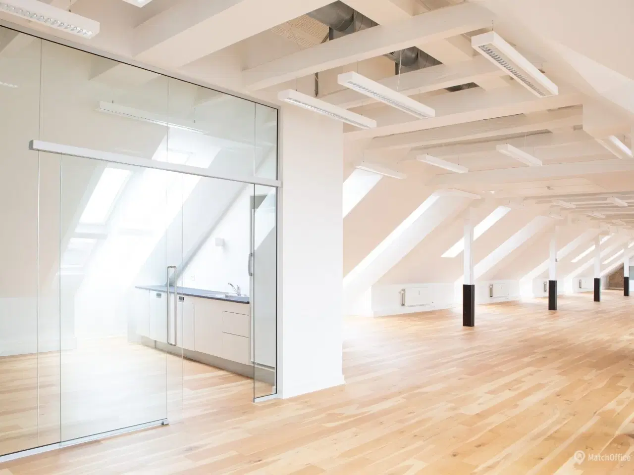 Billede 10 - To sammenhængende etager i tidligere ikonisk byskole