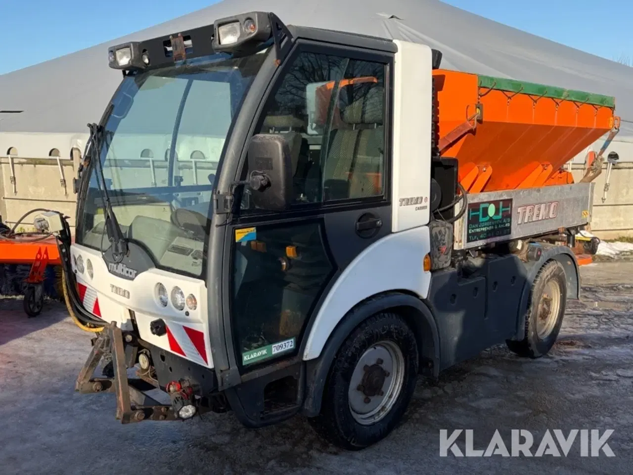 Billede 1 - Redskabsbærer Multicar Tremo Carrier WMU2X5 med sneplov, kost og saltspreder